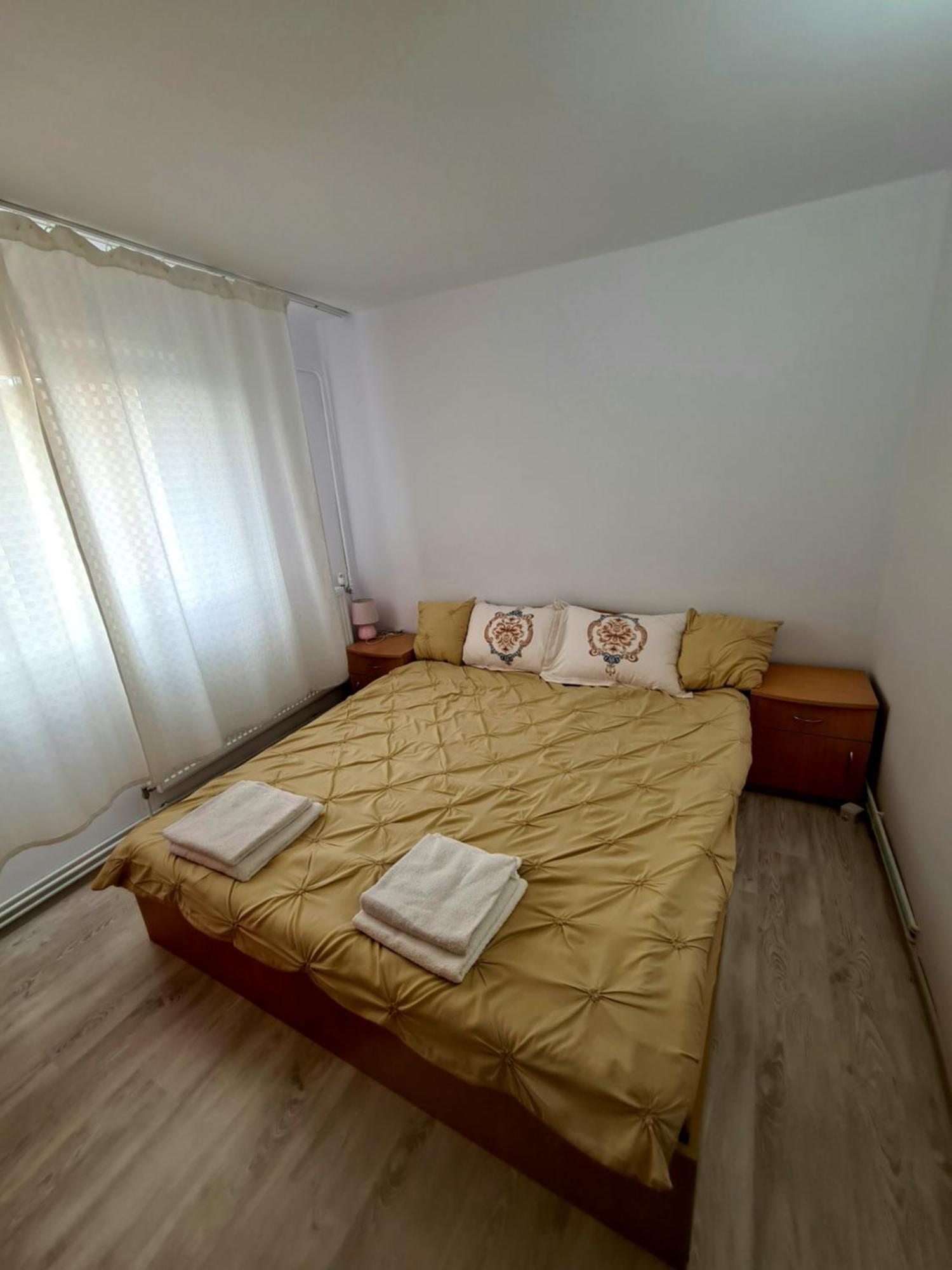 Apartament 2 Camere Etaj 4 Din 4 Craiova Exterior foto